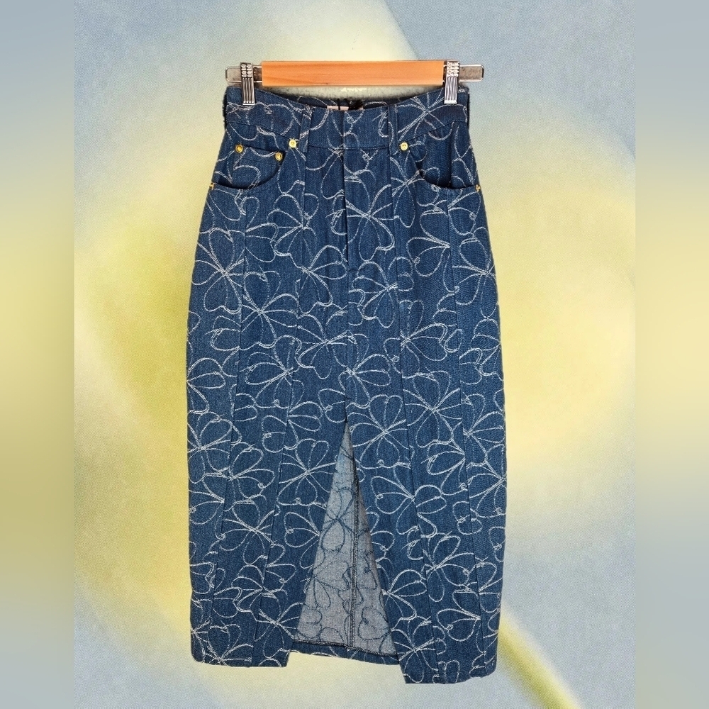 Avec Les Filles Denim Womens Midi Front Split Blue Jean With Flower Design